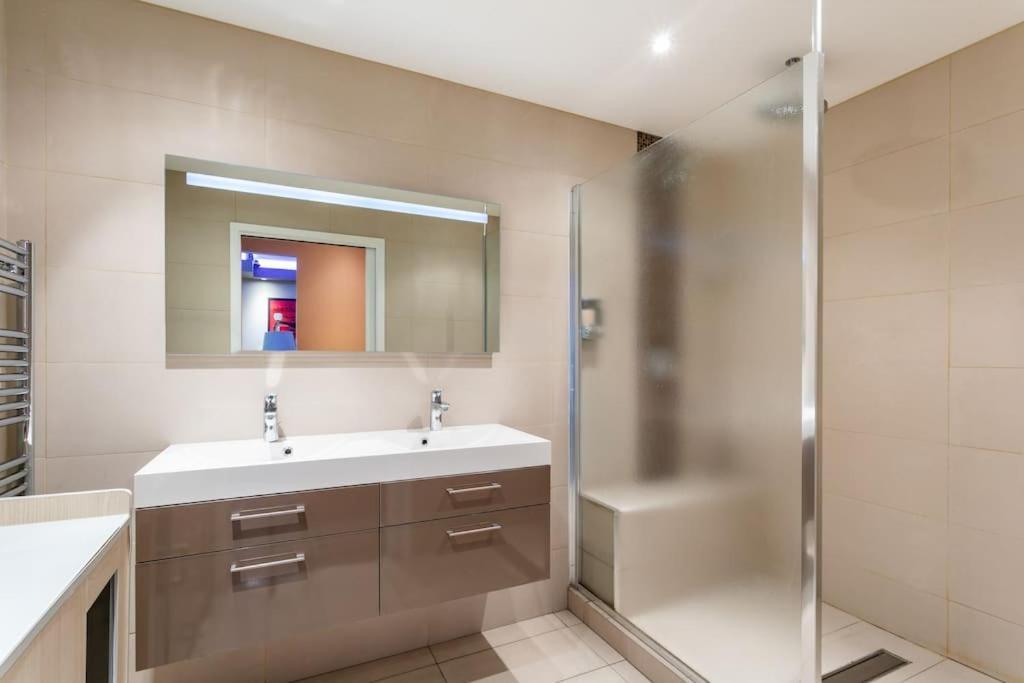 Apartment T4 Centre Confort 3 *